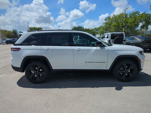New 2026 Jeep Grand Cherokee Limited image 4