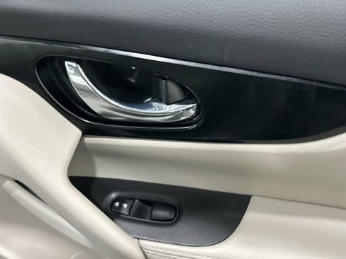 Used 2020 Nissan Rogue Sport SV FWD image 20