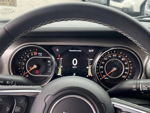 Used 2023 Jeep Gladiator Overland w/ Trailer Tow Package image 27