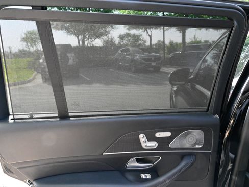 Used 2021 Mercedes-Benz GLS 580 4MATIC image 40