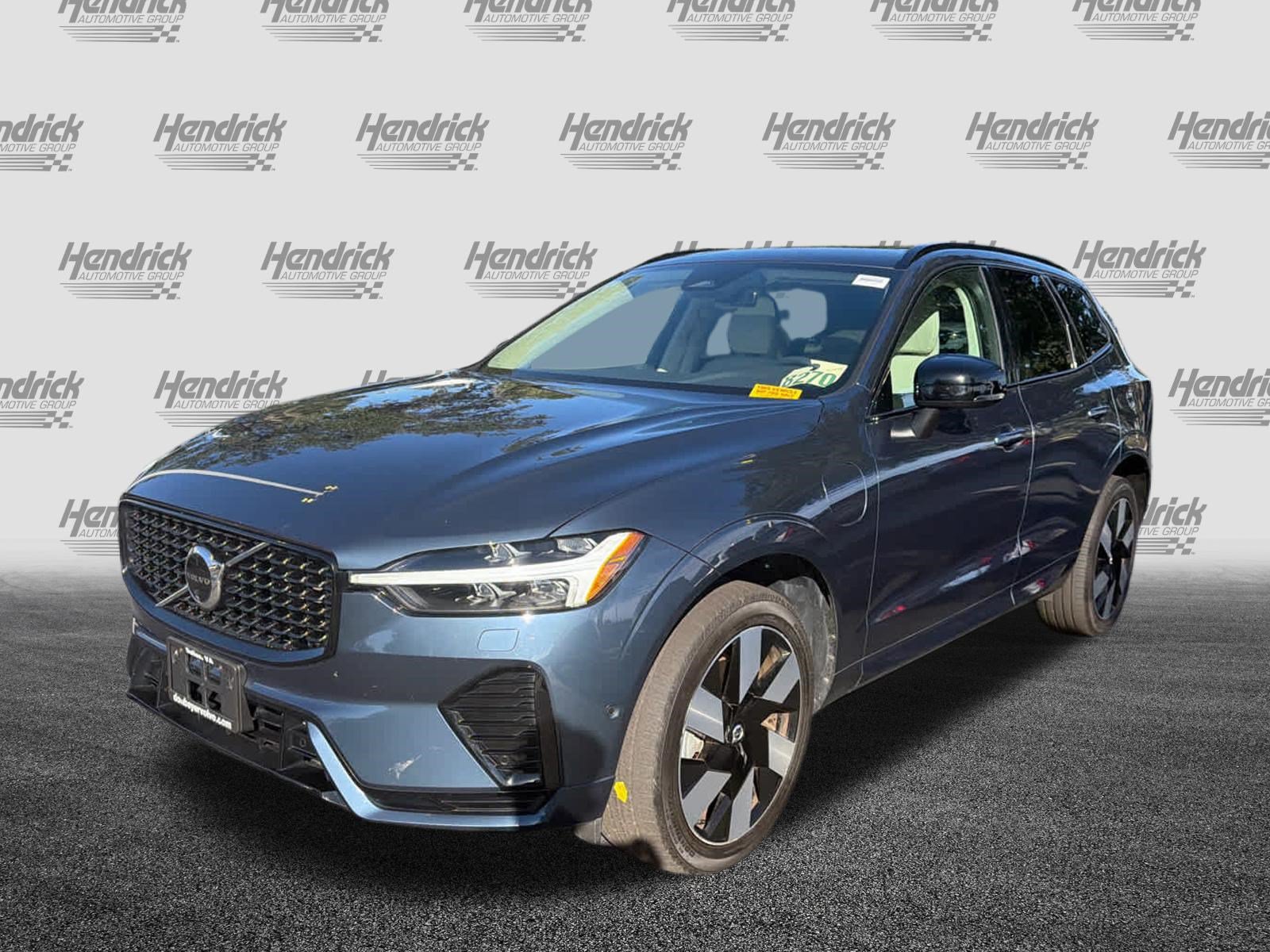 Used 2024 Volvo XC60 T8 Plus w/ Protection Package Premier AWD/4WD image 7
