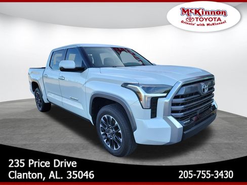 Used 2025 Toyota Tundra Limited AWD/4WD image 1