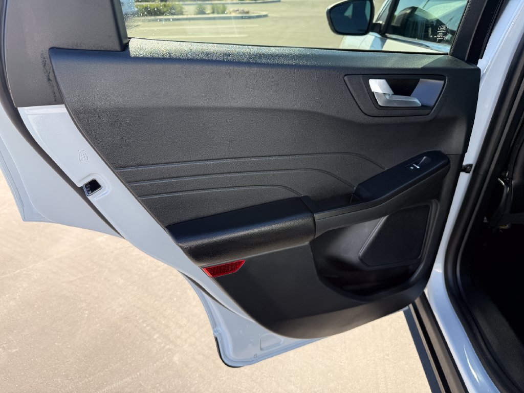 Used 2025 Ford Escape Platinum AWD/4WD image 13