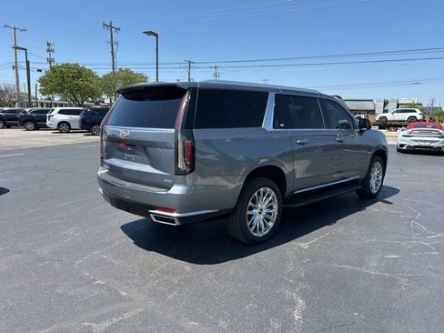 Used 2022 Cadillac Escalade ESV Premium Luxury AWD/4WD image 18