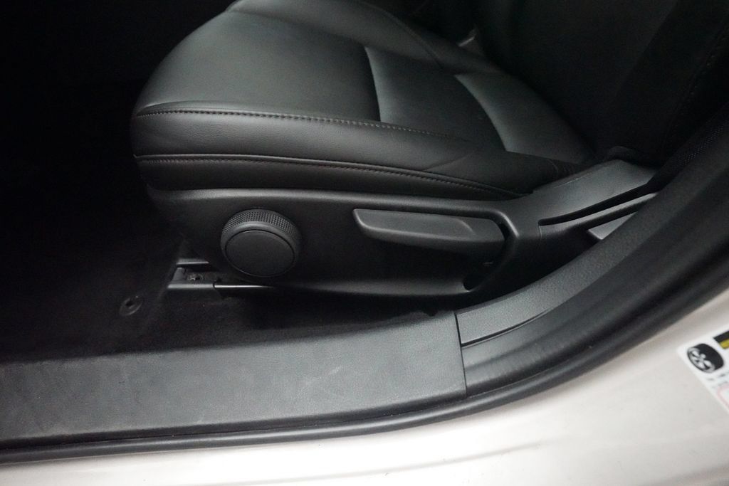 Certified 2024 MAZDA MAZDA3 s FWD image 28