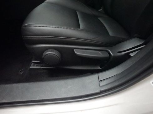 Certified 2024 MAZDA MAZDA3 s FWD image 28