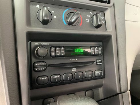 Used 2004 Ford Mustang Coupe RWD image 12