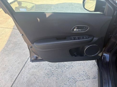 Used 2016 Honda HR-V EX image 31