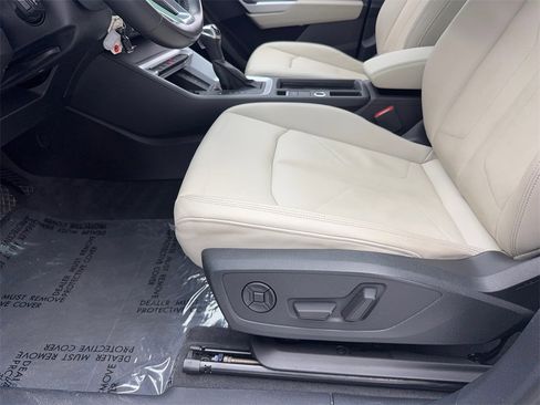 Used 2022 Audi Q3 2.0T Premium Plus image 34