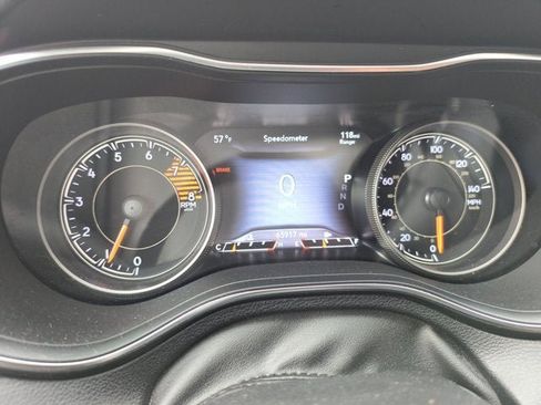 Used 2019 Jeep Cherokee Limited w/ Trailer Tow Group AWD/4WD image 11