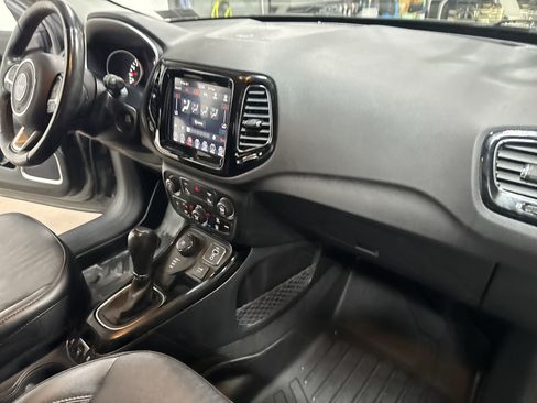 Used 2021 Jeep Compass Limited w/ Elite Exterior Group AWD/4WD image 37