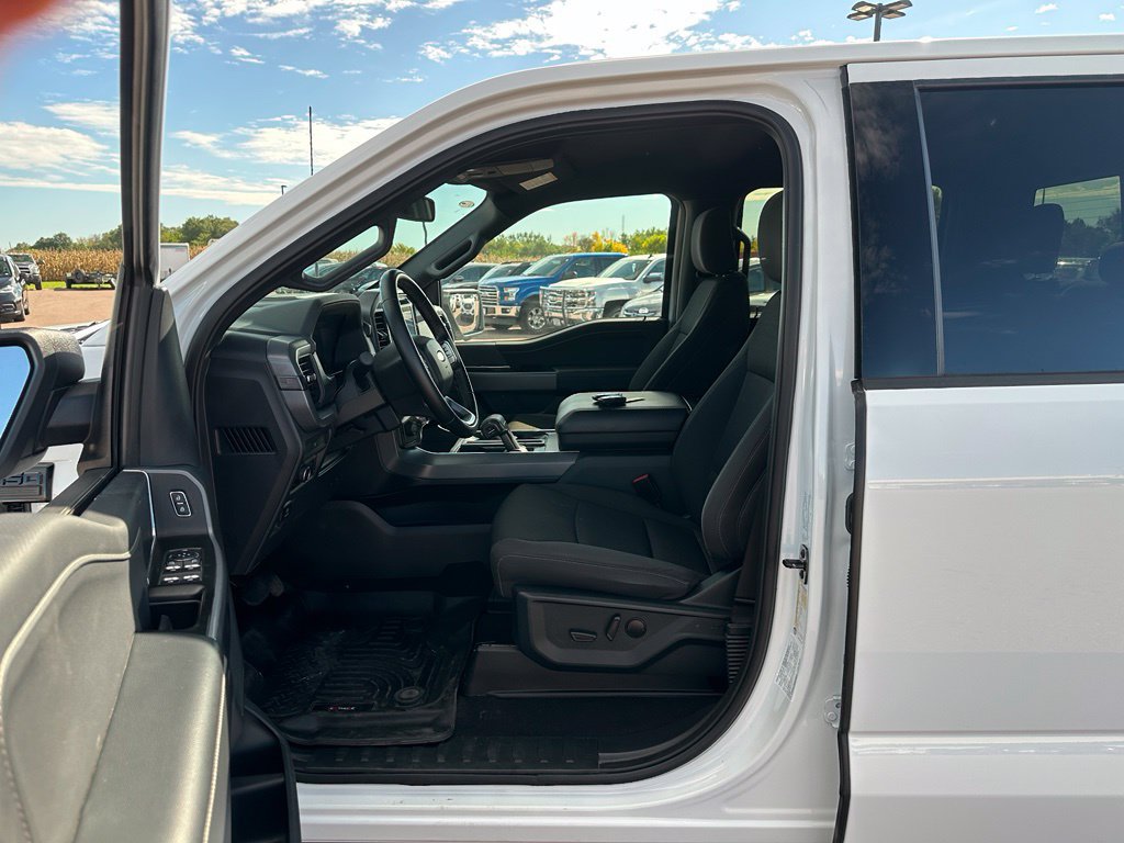 Used 2025 Ford F150 XLT w/ Equipment Group 302A MID AWD/4WD image 9