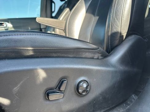 Used 2019 Chrysler Pacifica Touring-L w/ S Appearance Package FWD image 5
