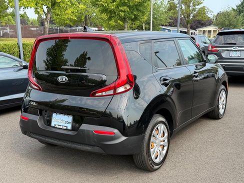 Used 2021 Kia Soul LX FWD image 7