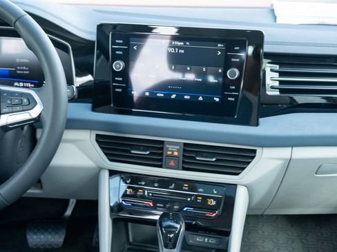 New 2026 Volkswagen Jetta SE image 32