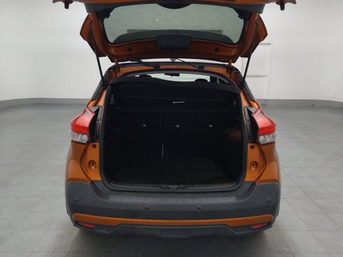 Used 2020 Nissan Kicks SR FWD image 29