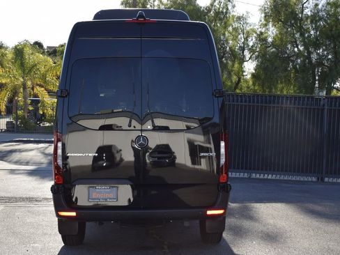 Used 2023 Mercedes-Benz Sprinter 2500 image 3