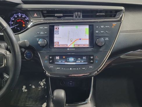 Used 2013 Toyota Avalon Limited image 17