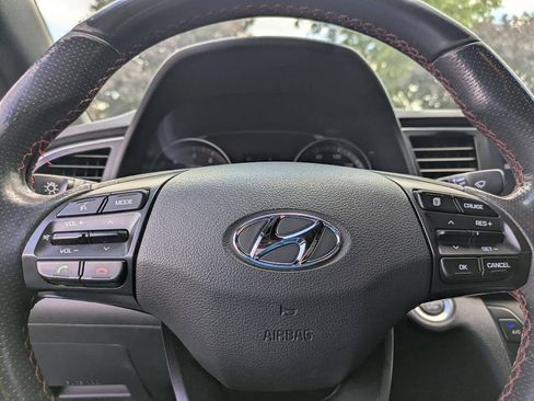 Used 2017 Hyundai Elantra Sport FWD image 16