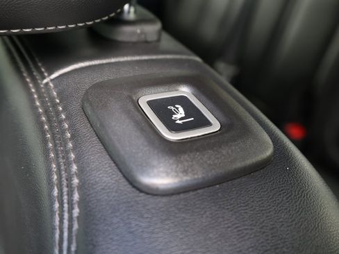 Used 2023 Jeep Wagoneer 4WD image 21