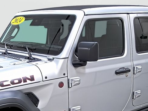 Used 2024 Jeep Wrangler Unlimited Rubicon AWD/4WD image 8