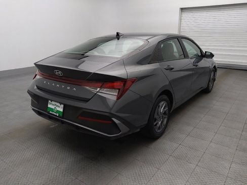 Used 2024 Hyundai Elantra SEL image 9