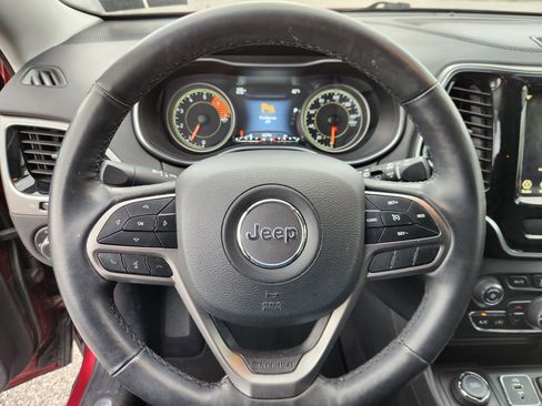 Used 2019 Jeep Cherokee Limited image 9