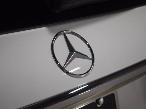 Used 2025 Mercedes-Benz GLS 450 4MATIC image 11