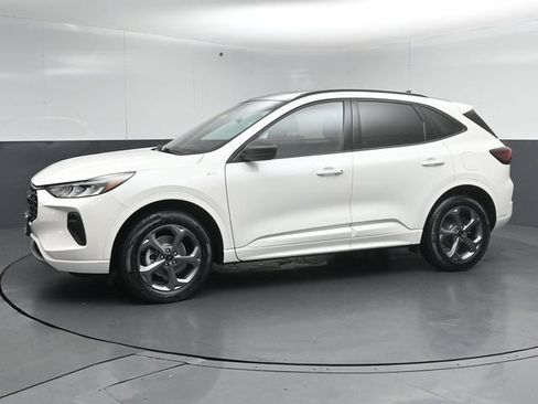 Certified 2024 Ford Escape ST-Line w/ Tech Pack #1 AWD/4WD image 4