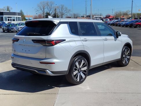 New 2026 Mitsubishi Outlander SE AWD/4WD image 16