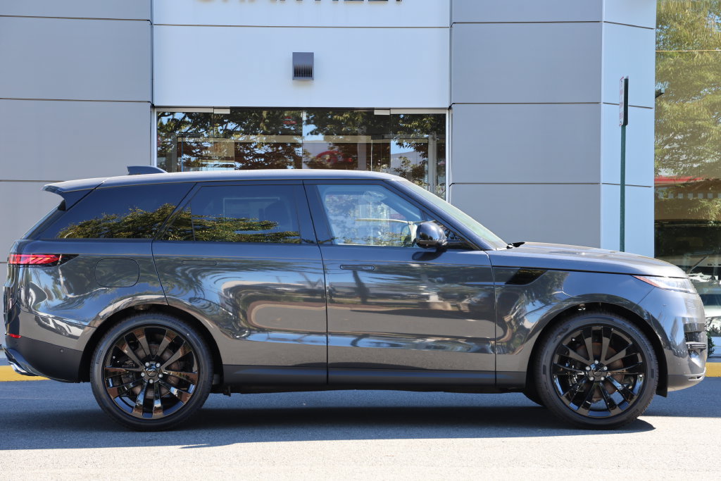 New 2026 Land Rover Range Rover Sport SE AWD/4WD image 4