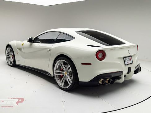 Used 2017 Ferrari F12 Berlinetta image 5