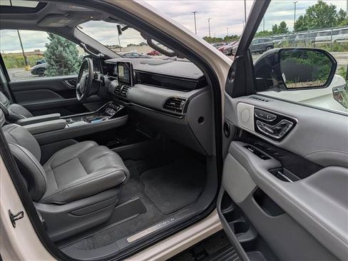 Used 2019 Lincoln Navigator L Reserve w/ Cargo Package AWD/4WD image 12