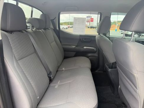 Used 2021 Toyota Tacoma SR5 RWD image 13