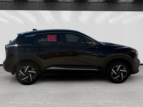 Used 2026 Nissan Kicks SV FWD image 6