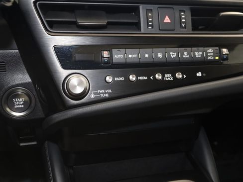 Used 2024 Lexus ES 350 image 30