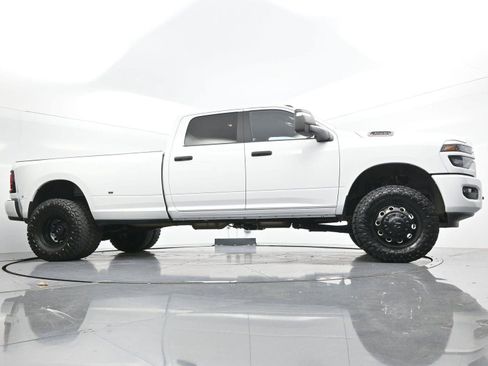 Used 2025 RAM 3500 Big Horn AWD/4WD image 37