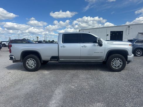 Used 2022 Chevrolet Silverado 3500 High Country w/ Z71 Off-Road Package AWD/4WD image 4