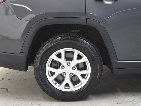 Certified 2023 Jeep Grand Cherokee L Limited AWD/4WD image 43