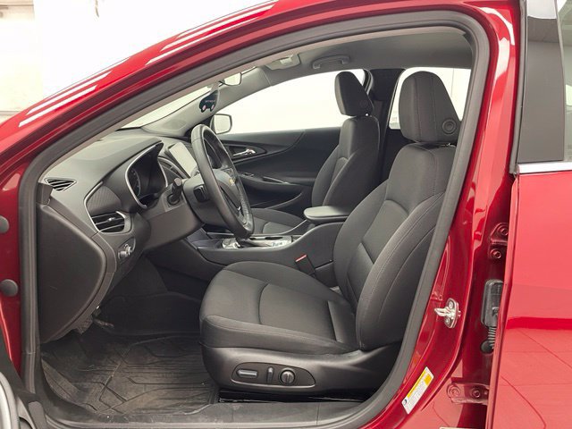 Used 2025 Chevrolet Malibu RS FWD image 8