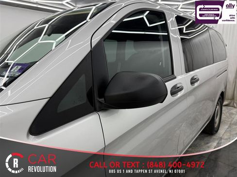 Used 2017 Mercedes-Benz Metris Passenger image 47