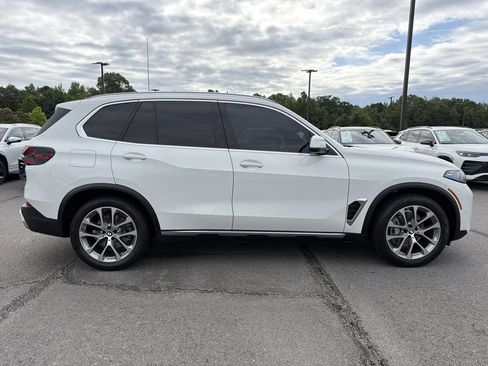 Used 2024 BMW X5 xDrive40i w/ Premium Package AWD/4WD image 6