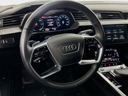 Certified 2022 Audi e-tron Premium Plus w/ Premium Plus Package image 12