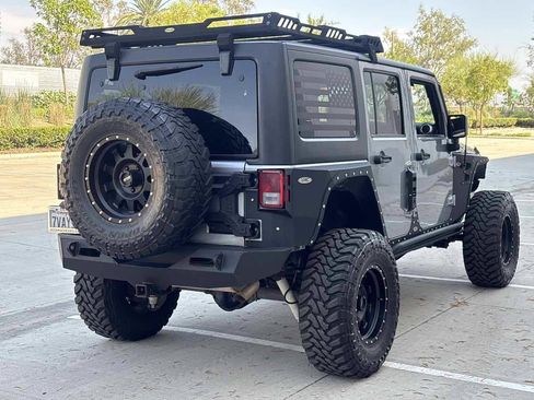 Used 2016 Jeep Wrangler Unlimited Rubicon AWD/4WD image 3
