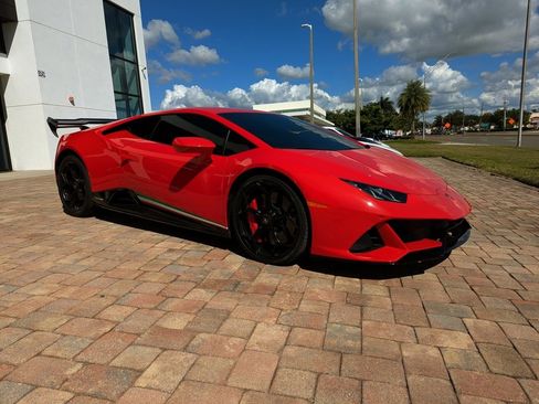 Used 2020 Lamborghini Huracan EVO image 7