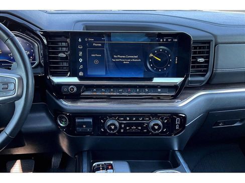 Used 2024 Chevrolet Silverado 1500 LT Trail Boss w/ LT Trail Boss Premium Package AWD/4WD image 10