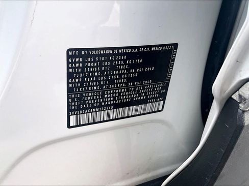 Used 2021 Volkswagen Tiguan SE FWD image 34