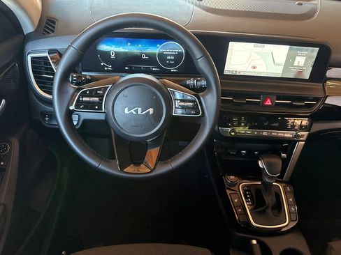 Used 2024 Kia Seltos S AWD/4WD image 19