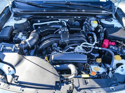 Used 2025 Subaru Outback Premium image 32