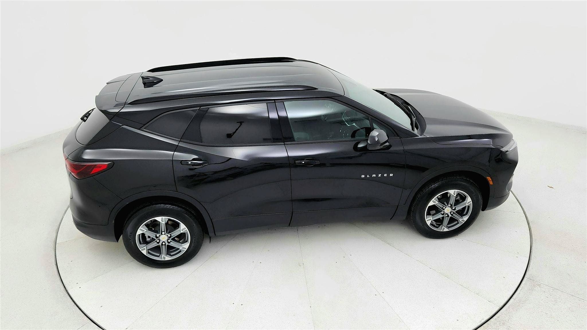 Used 2024 Chevrolet Blazer LT w/ Convenience Package FWD image 18